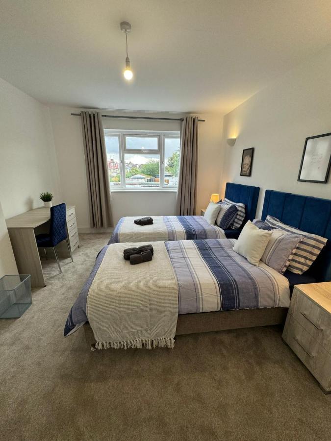 Smart Guest Rooms Fast Access To Central London Via Piccadilly Line New Southgate Exterior foto