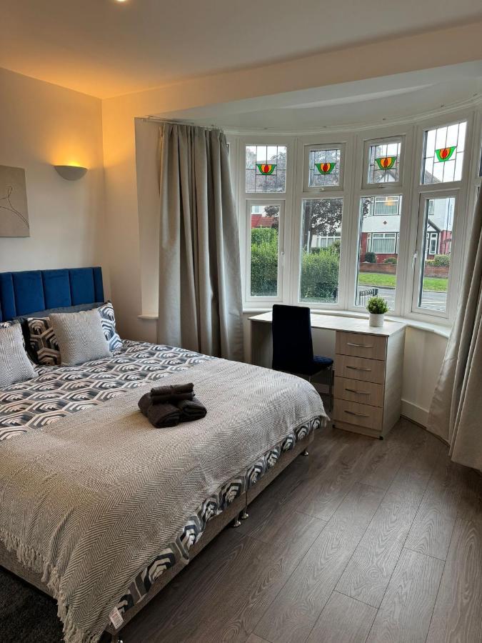 Smart Guest Rooms Fast Access To Central London Via Piccadilly Line New Southgate Exterior foto