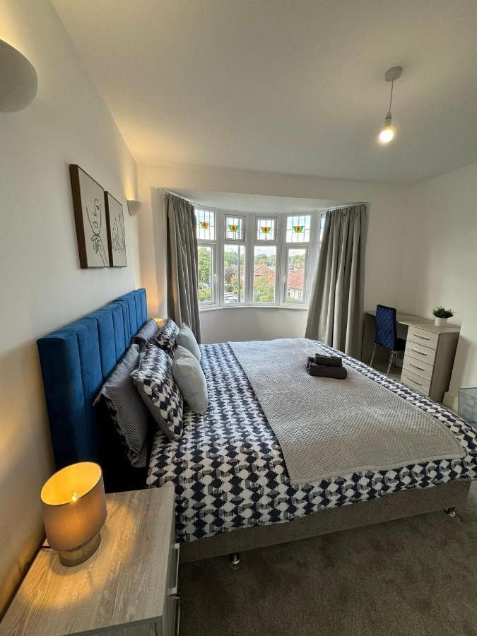 Smart Guest Rooms Fast Access To Central London Via Piccadilly Line New Southgate Exterior foto